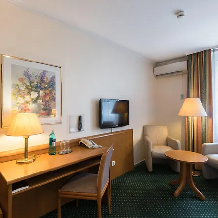 Hotel Belmont Classic 3*